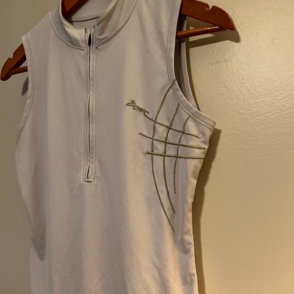 ZOIC Women's Cycling Windshirt W/ Half Zip Front & Back Zipper Pocket - Size M - Picture 2 of 9